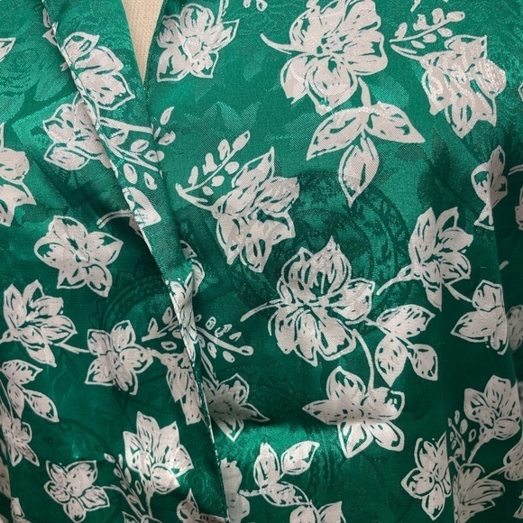 Vintage Victorias Secret Gold Label Green/White Floral Sleep Shirt - Picture 3 of 9